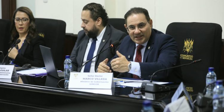 Titular del Mingob presenta ante el Congreso propuesta presupuestaria 2027