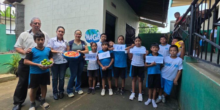 Un arcoíris llega al plato de estudiantes de Suchitepéquez