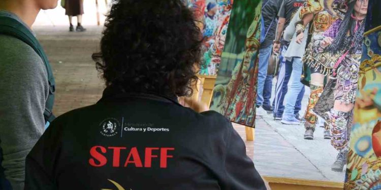 Exposición fotográfica celebra la tradición de los convites