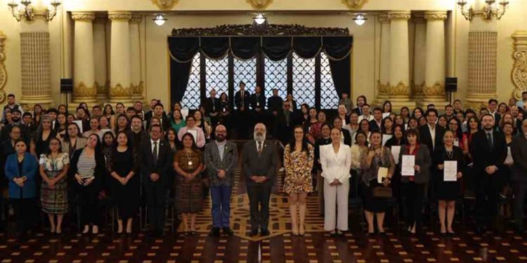 110 servidores públicos concluyen diplomados sobre pertinencia cultural
