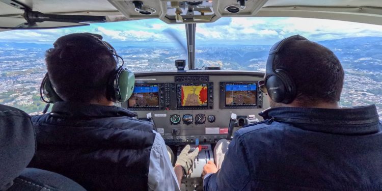 Guatemala avanza hacia vuelos más seguros y rutas aéreas más eficientes