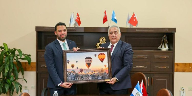 Guatemala y Türkiye hermanan a La Antigua Guatemala y Göreme, ciudades Patrimonio Mundial