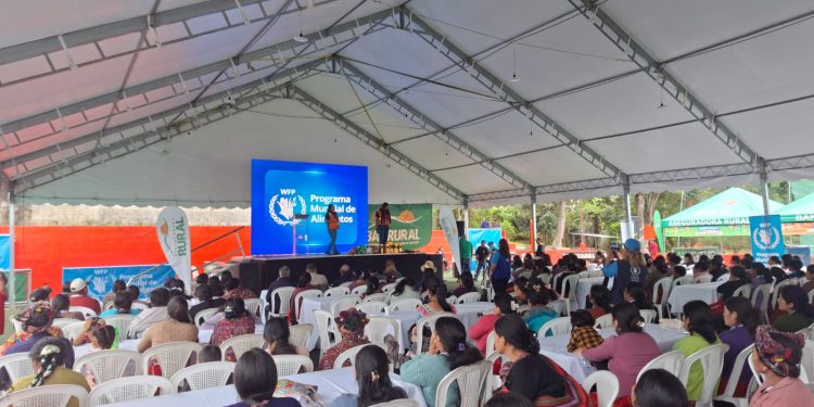 Mediante actividades lúdicas, SE-CONRED fomenta la prevención en familias de Quiché