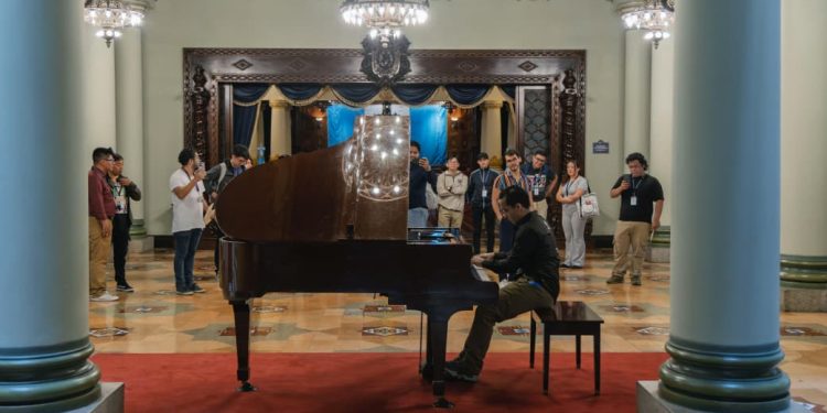 Maestro Junior Medina se prepara para su temporada de conciertos en el Palacio Nacional de la Cultura