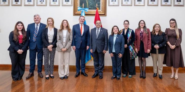 Vicecanciller Orozco y embajador neerlandés dialogan sobre oportunidades para fortalecer la relación Guatemala-Países Bajos