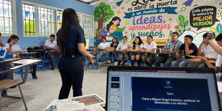 Casa de Desarrollo Cultural rinde homenaje a Miguel Ángel Asturias en Sansare