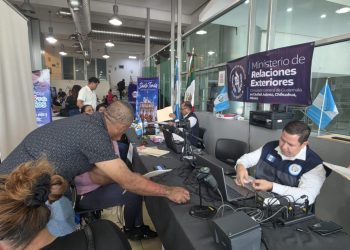 Guatemala participa en feria de servicios para personas migrantes en Chihuahua