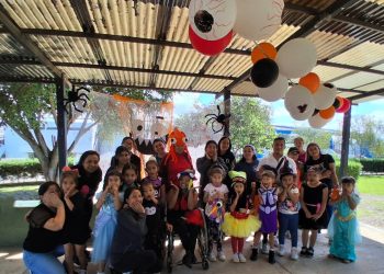 Academia de Danza del Parque Erick Barrondo festejó con disfraces el festival de Halloween