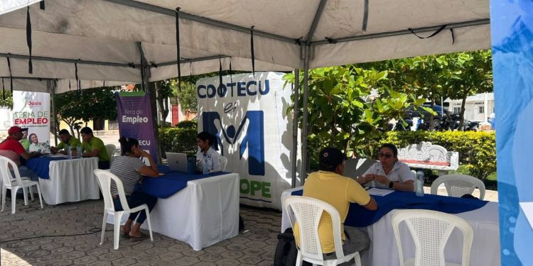 Se realiza kiosco de Empleo en Zacapa