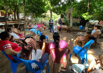 Mujeres de Asunción Mita aprenden a establecer huertos para producir alimentos