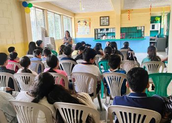 Estudiantes de San Miguel Petapa aprenden sobre tenencia responsable y bienestar animal