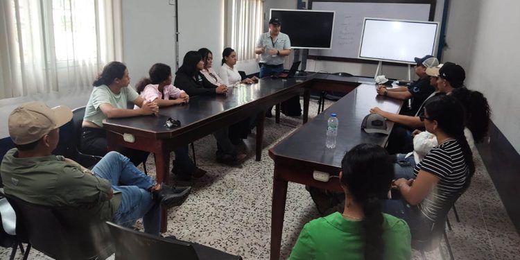 Universitarios conocen herramientas para el análisis agroclimático