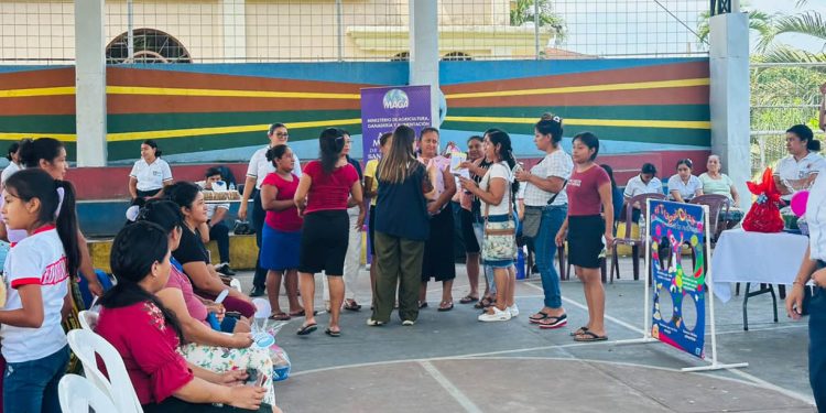 Familias de San Miguel Panán fortalecen conocimientos acerca de alimentación saludable