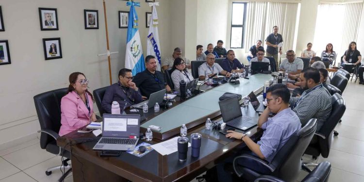 DGAC fortalece la capacitación de inspectores para reforzar la seguridad aérea en Guatemala