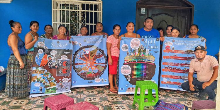 Mujeres de San Luis reciben capacitación acerca del cuidado del suelo