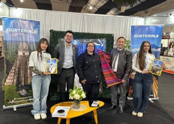 Embajada de Guatemala en Argentina presenta oportunidades de inversión y turismo en la Expotan