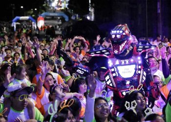 Quetzaltenango brilló con energía en la Carrera Neón 3K